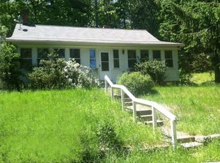 14 Castle Meadow Rd, Newtown, CT 06470