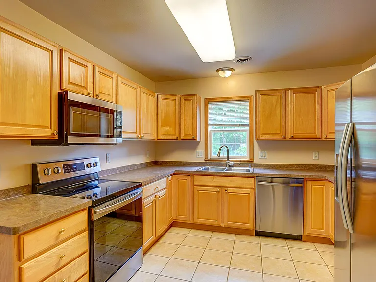 1813 Carns Dr — Photo 11