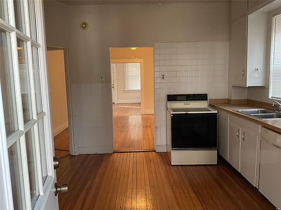 5th image of 7017 Ethel Ave