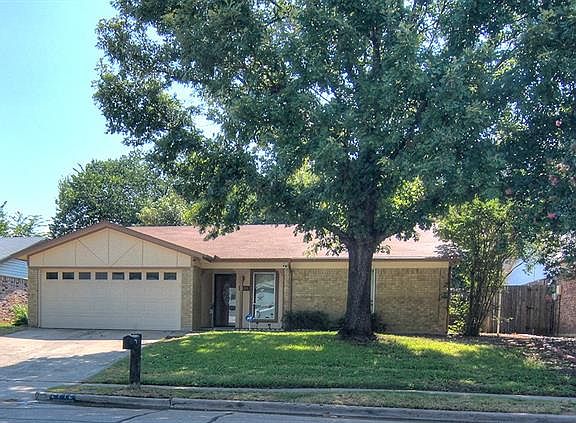2nd image of 2712 Starlake Ct