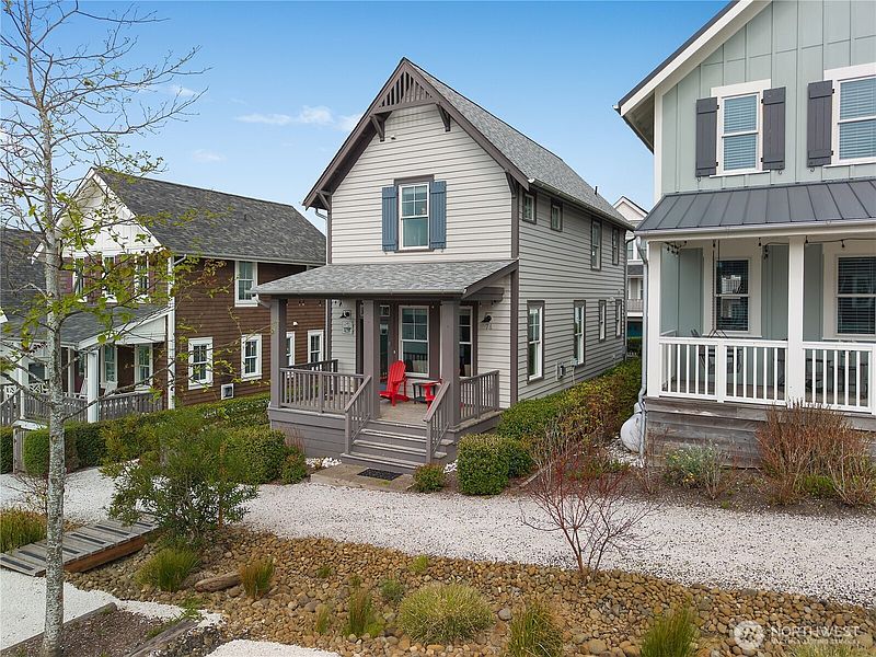 2nd image of 74 Horizon Street