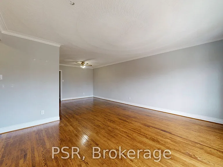 37 Morgan Ave #UPPER — Photo 8