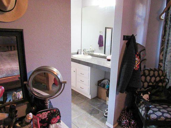5th image of 2213 Newbury Cir