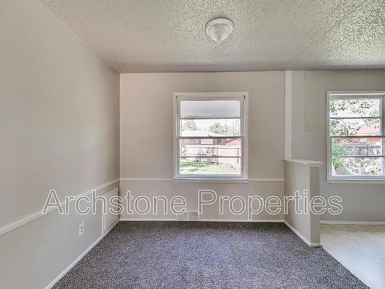 2305 Mustang St — Photo 8
