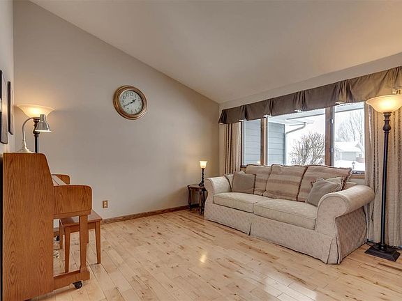 4th image of 50 Sweetgrass Ave