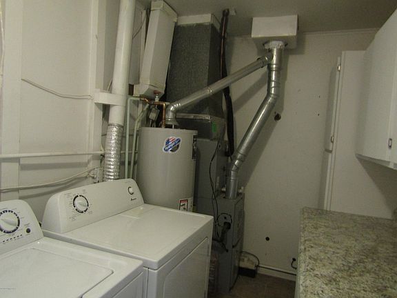 4th image of 243 Derby Ave