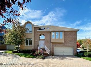 155 Stanwick Ct, Holmdel, NJ 07733