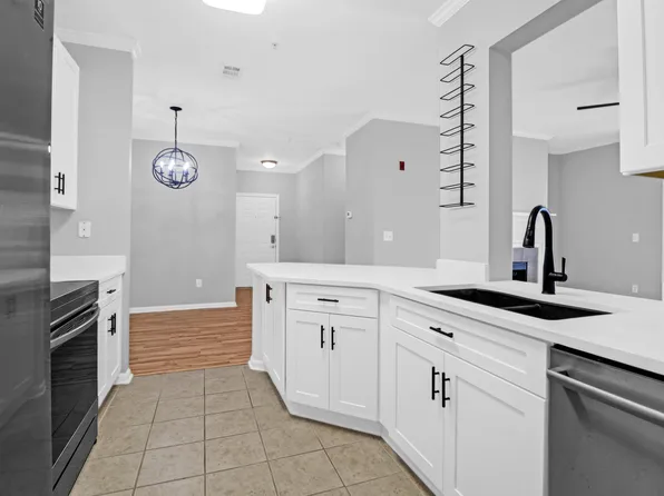 45 Sycamore Ave APT 821, Charleston, SC 29407