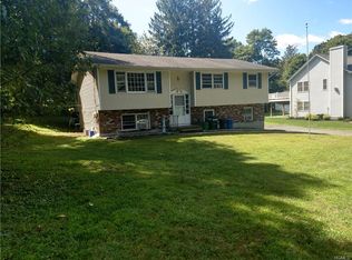 53 Old Middletown Rd, Nanuet, NY 10954