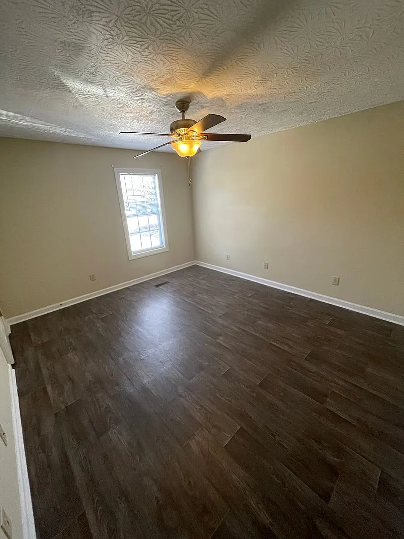 Pine Lane Apartments — Photo 2
