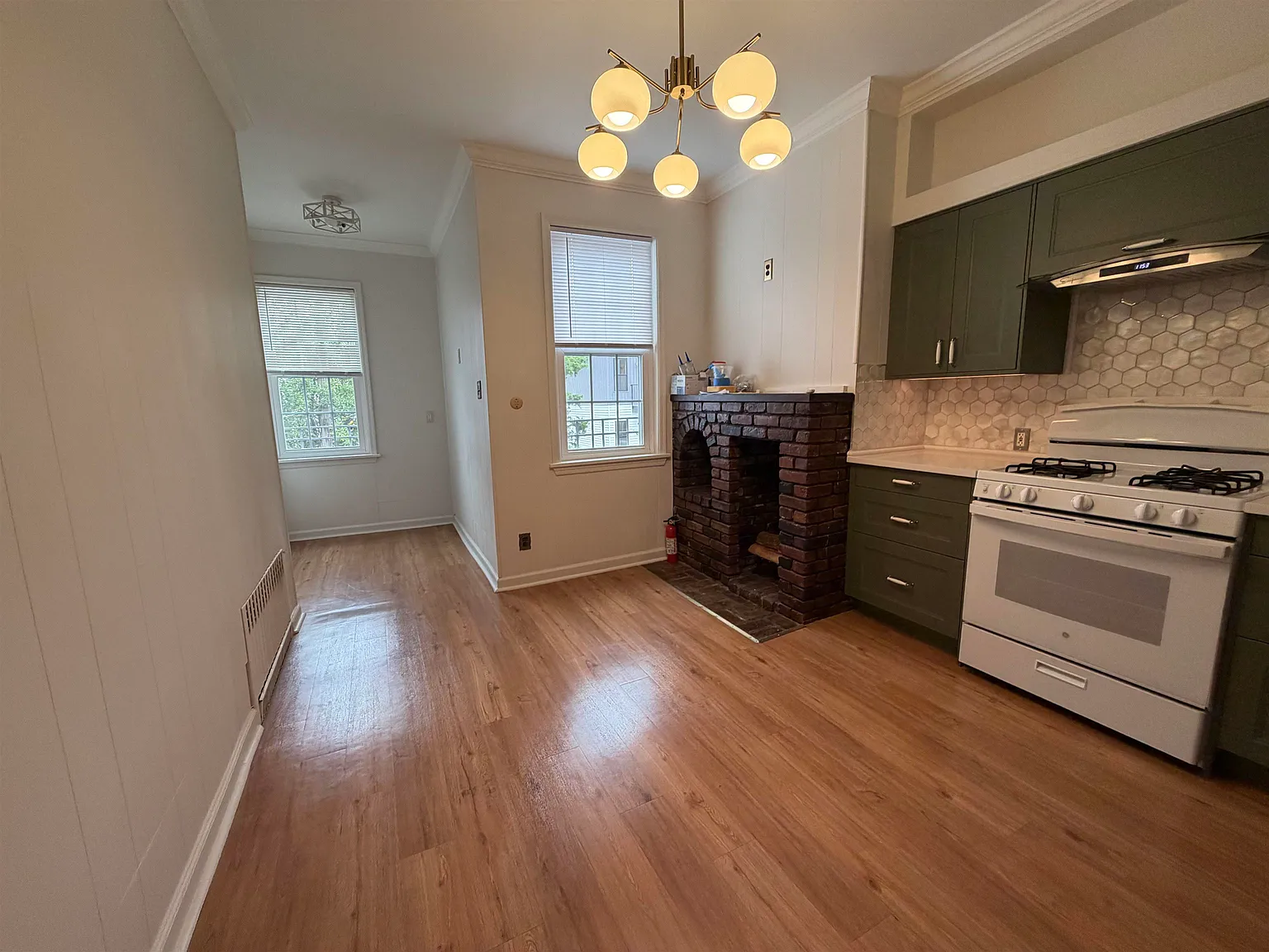 3 bed, 1.0 bath, $3,000 — Photo 4