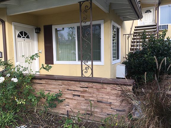 3rd image of 1292 N Altadena Dr APT 1