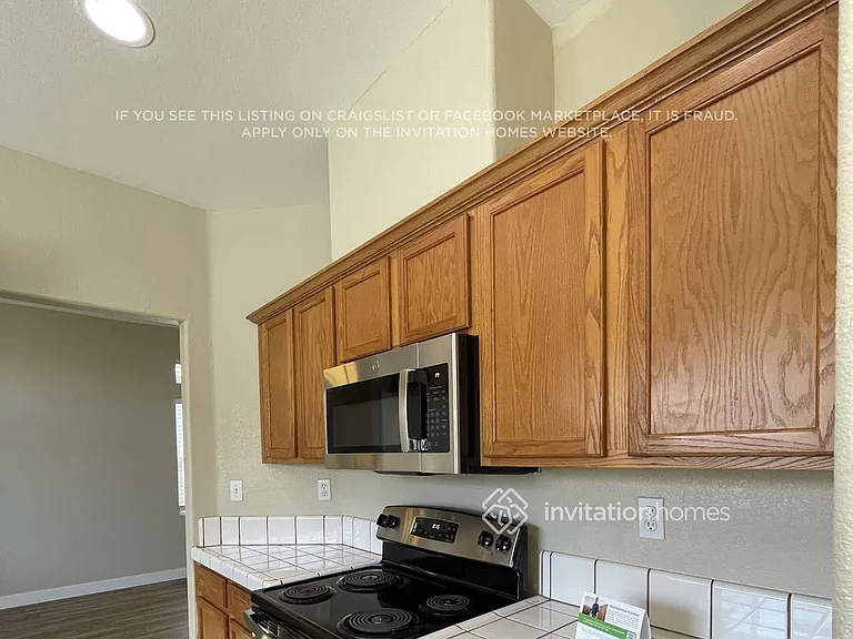 9255 Boulder Falls Ct — Photo 8
