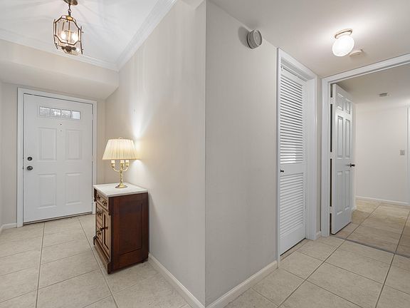 4th image of 10555 SE Terrapin Place #101