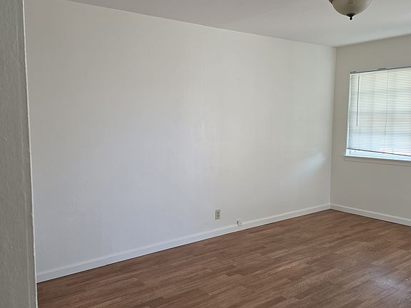 5th image of 551 Northlake Dr #1