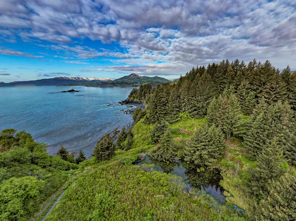 6186 Cliff Point Rd, Kodiak, AK 99615