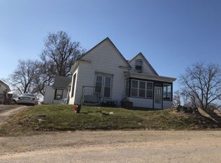 102 S August St, Dearborn, MO 64439