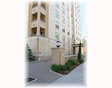 220 N Bellefield Ave APT 302 photo 1