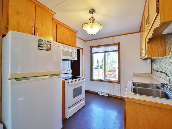 2nd image of 47436 Whistle Rd