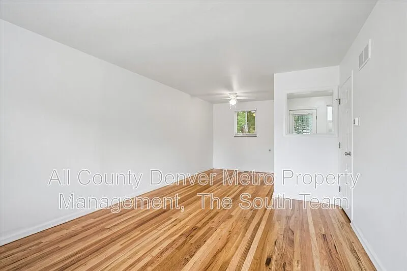 2 bed, 1.0 bath, 832 sqft, $1,635 — Photo 2