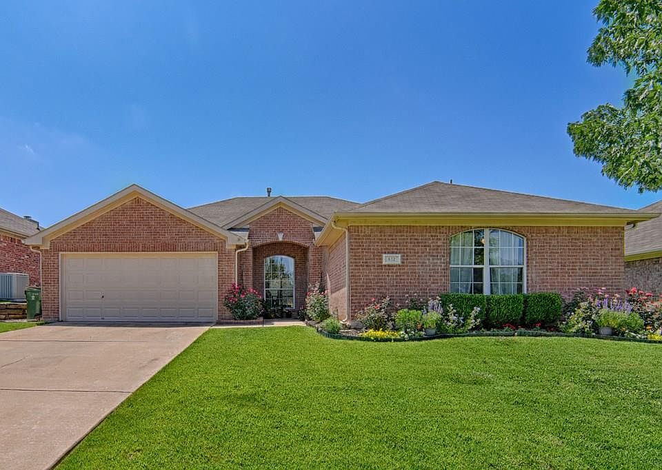 1st image of 612 Ember Ln