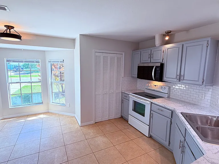 20515 Macon Pkwy — Photo 10