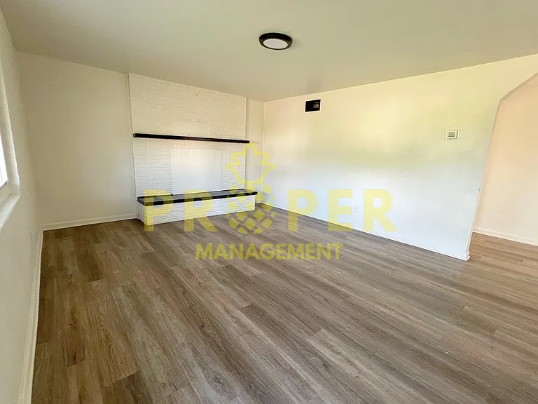 126 Bluecrest Ave — Photo 2