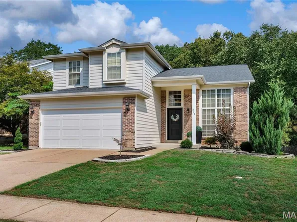 372 Buckhurst Dr, Ballwin, MO 63021
