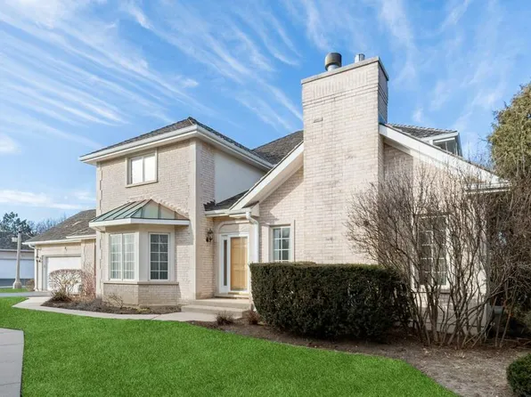 1112 Pine Oaks Cir, Lake Forest, IL 60045