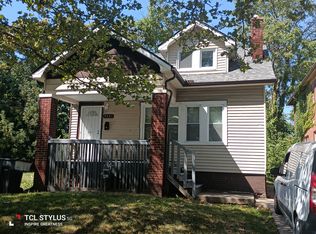 9401 Manor Rd, Leawood, KS 66206