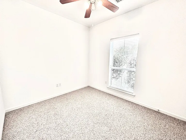 413 Lake Worth Dr — Photo 15