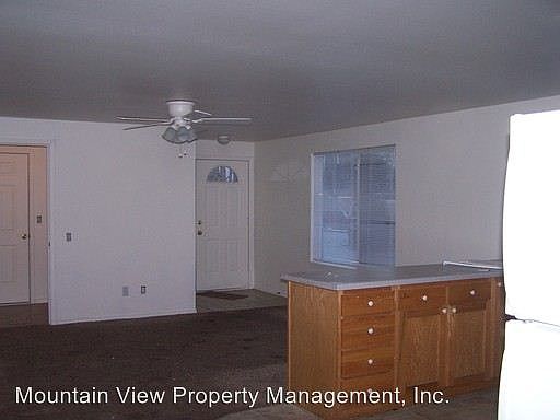 2nd image of 424 NE Seward Ave