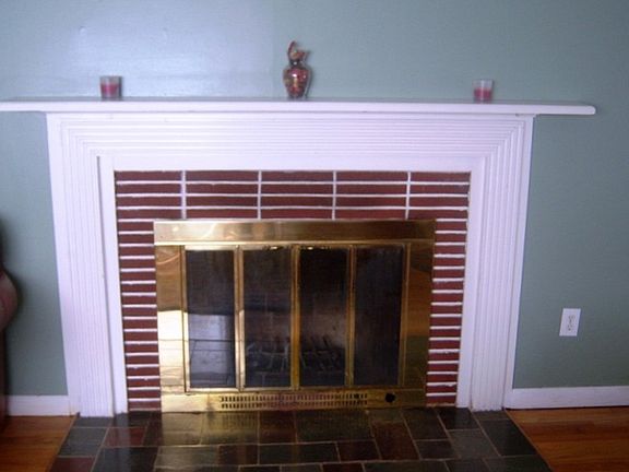 #16livingroomfireplace