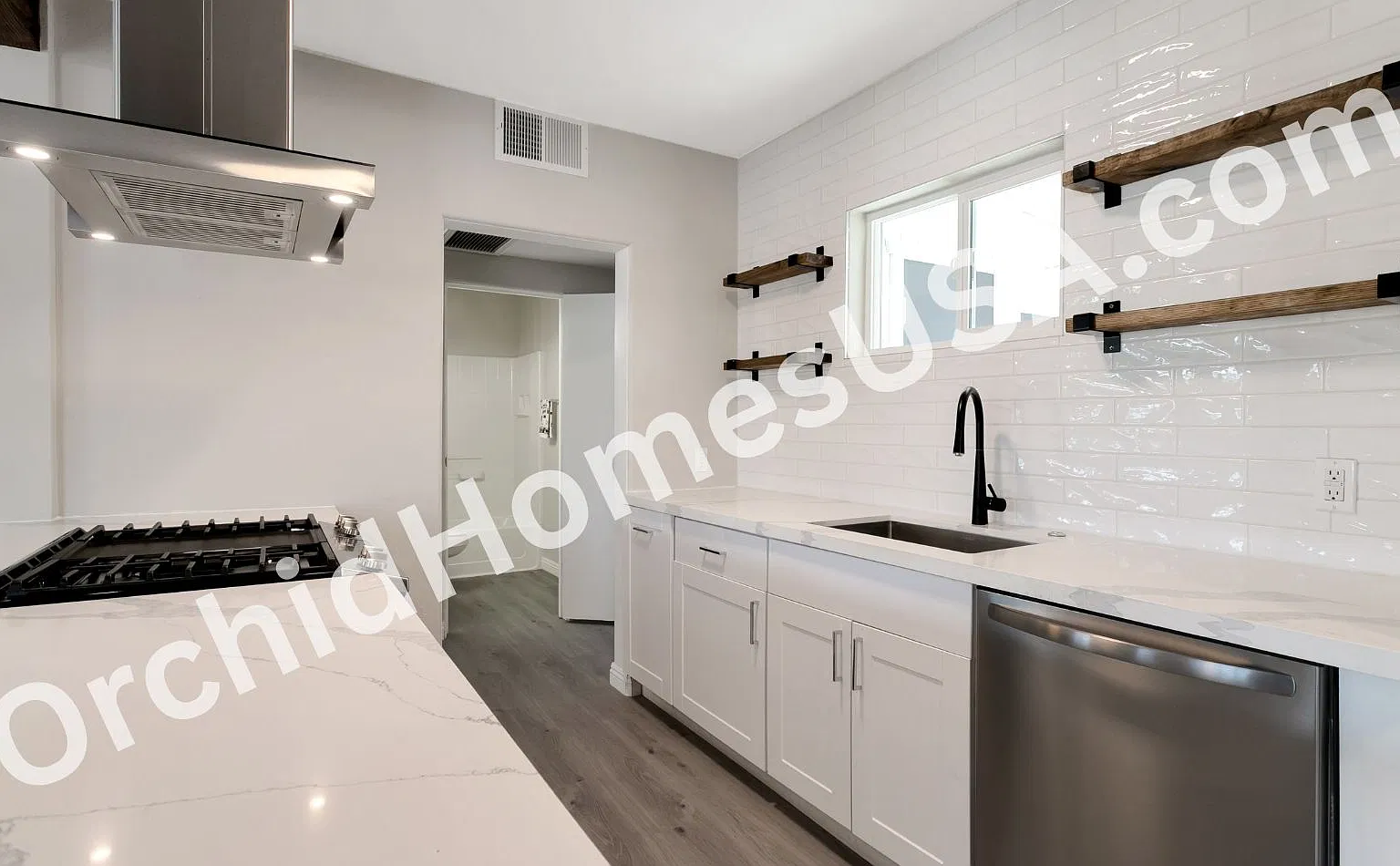 3 bed, 1344 sqft, $2,350 — Photo 2