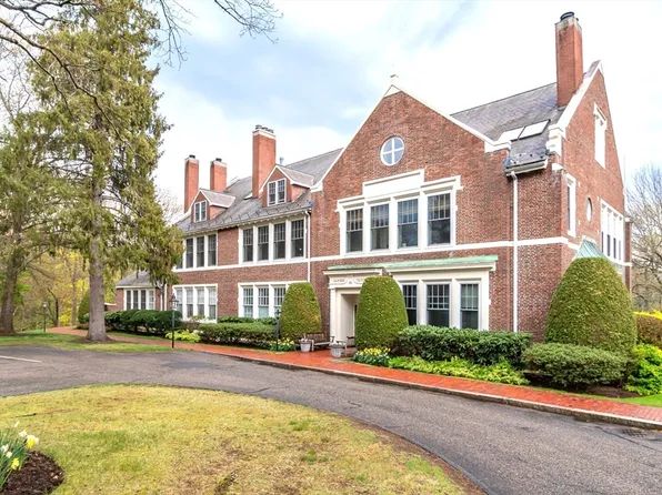 63 Garden Rd APT C1, Wellesley, MA 02481