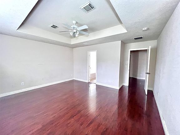 4th image of 19031 Prairie Bluff Dr