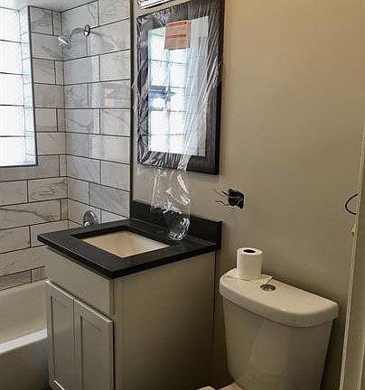 3rd image of 309 Bluff Ave #3W