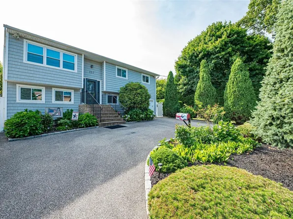257 Lake Drive, Copiague, NY 11726