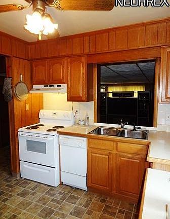 3rd image of 1539 Lakeland Ave