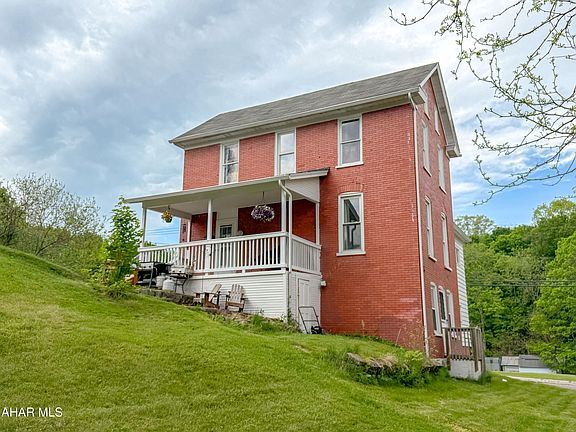 3rd image of 729 Bloomfield St