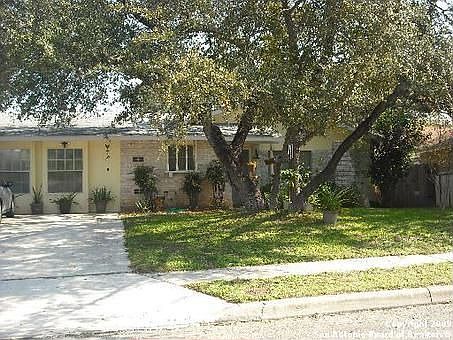 1st image of 7423 Pipers Creek St