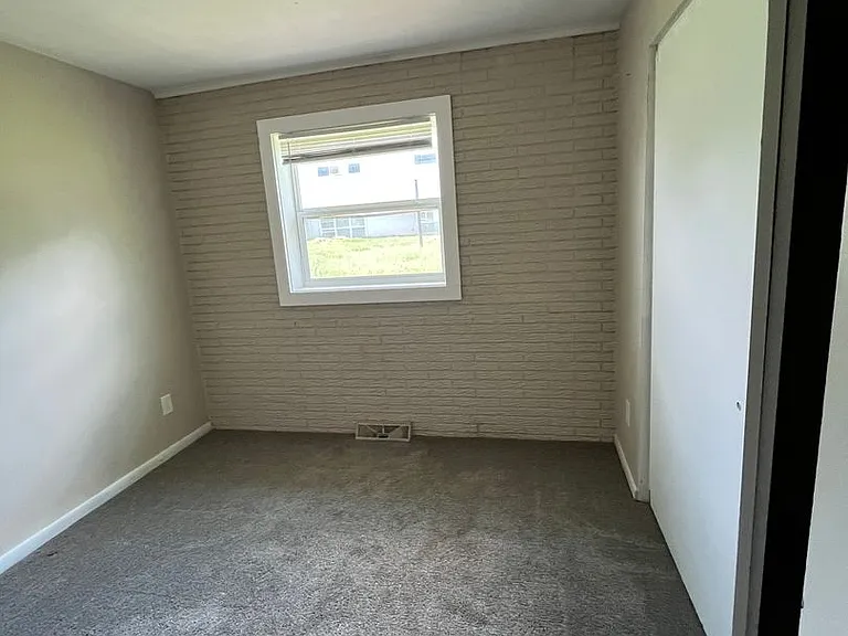 443 2nd Ave #D — Photo 3