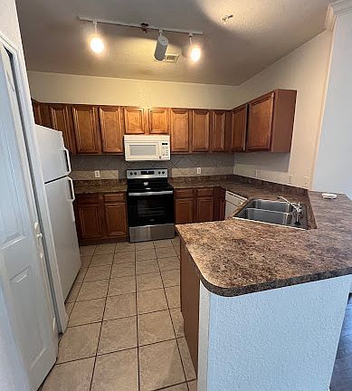 5th image of 6125 Metrowest Blvd Unit 114