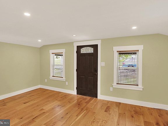 4th image of 25 Alsace Ave