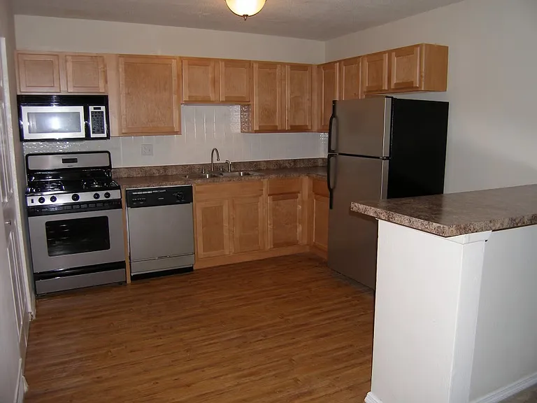 Arbor Village Apartments — Photo 8