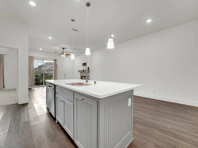 2717 Garden Gate Ln — Photo 10