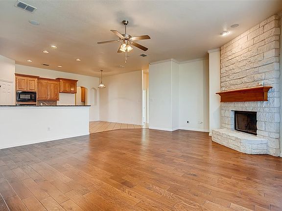 5th image of 113 Portales Dr