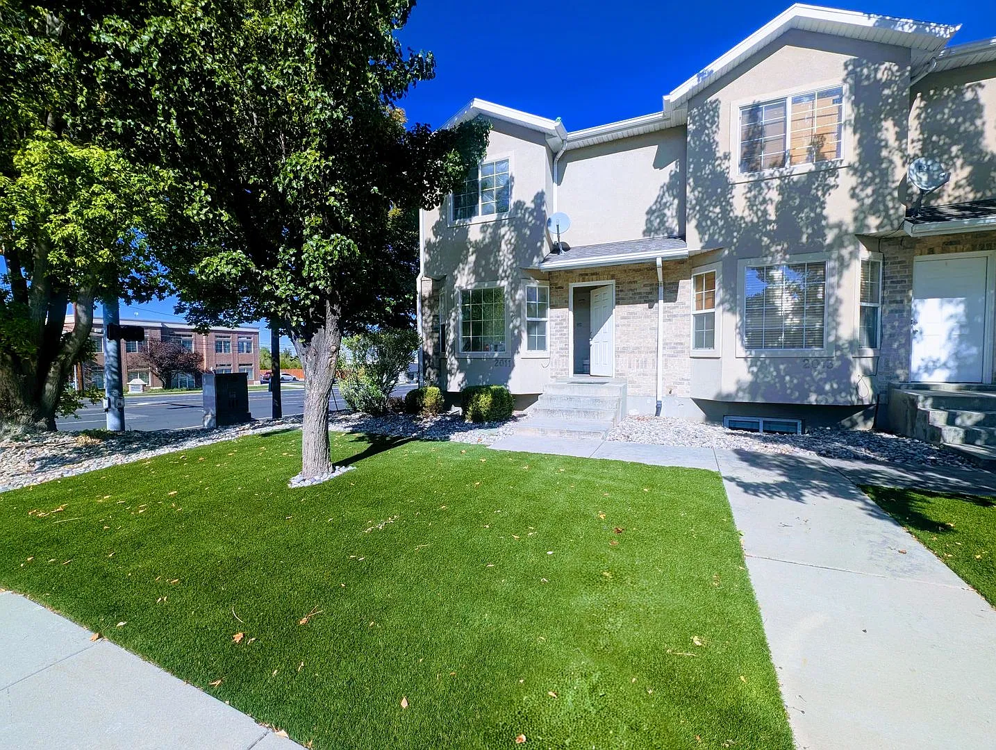 Huge Townhome in coveted East Cottonwood Heights! — Photo 2