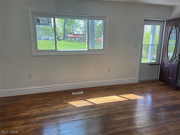 4th image of 47 Dixie Ln
