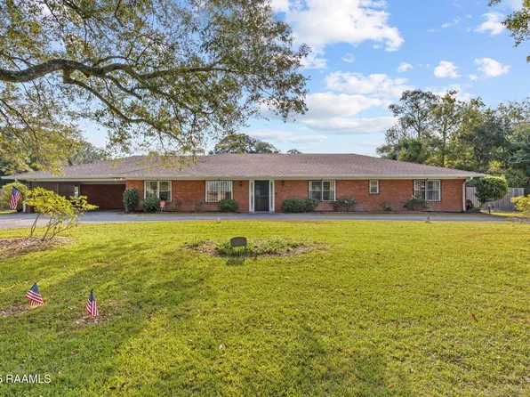 1215 N State St, Abbeville, LA 70510